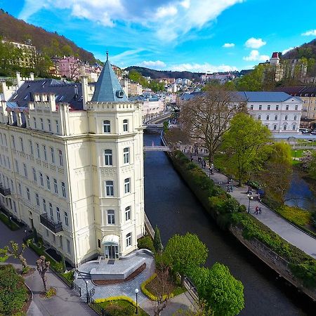 Hotel Pavlov การ์โลวีวารี ภายนอก รูปภาพ