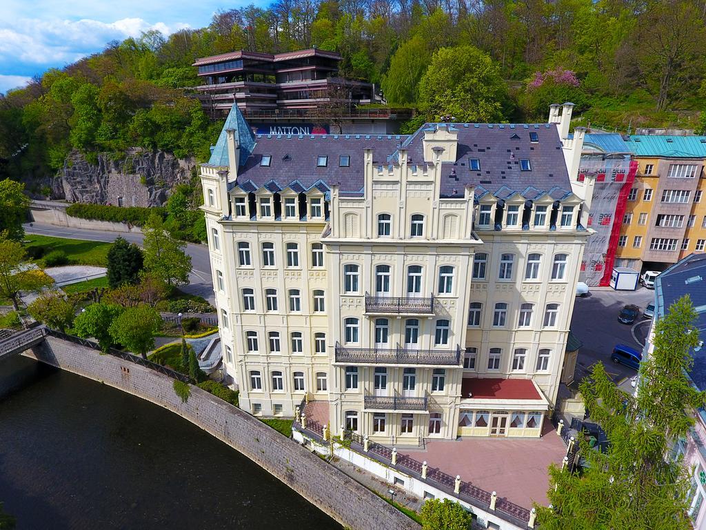 Hotel Pavlov การ์โลวีวารี ภายนอก รูปภาพ