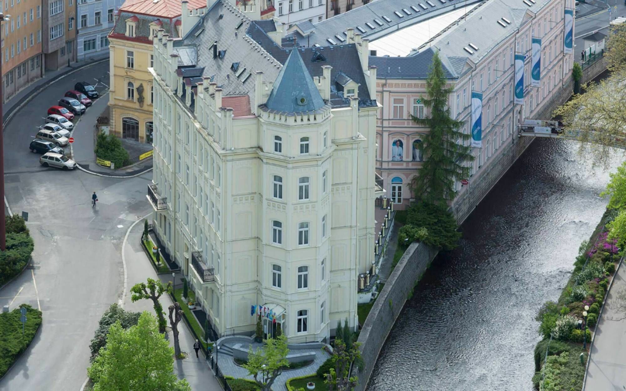 Hotel Pavlov การ์โลวีวารี ภายนอก รูปภาพ